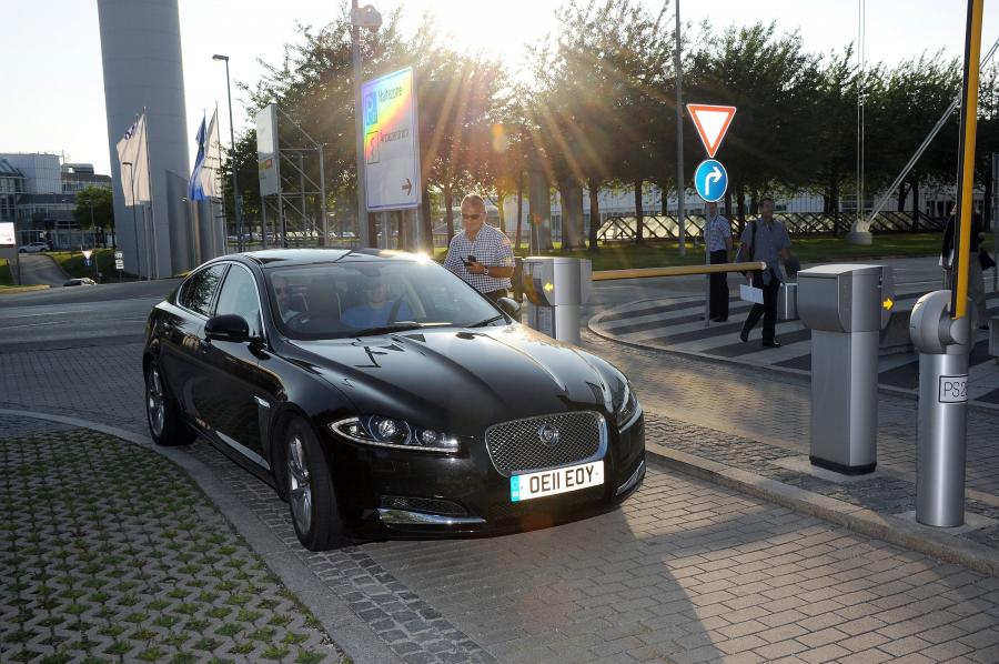  Jaguar XF 2.2 Diesel 2012 года  (фото 10 из 12)